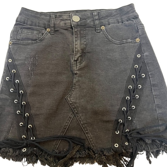 Forever 21 Mini Skirt - Picture 2 of 4